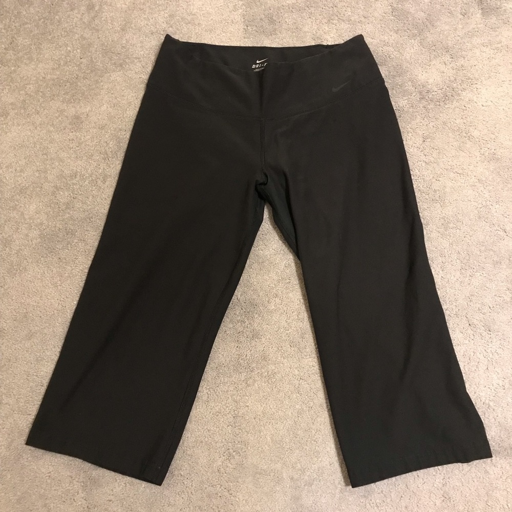 Nike Crop Legendary Dri-Fit Pants